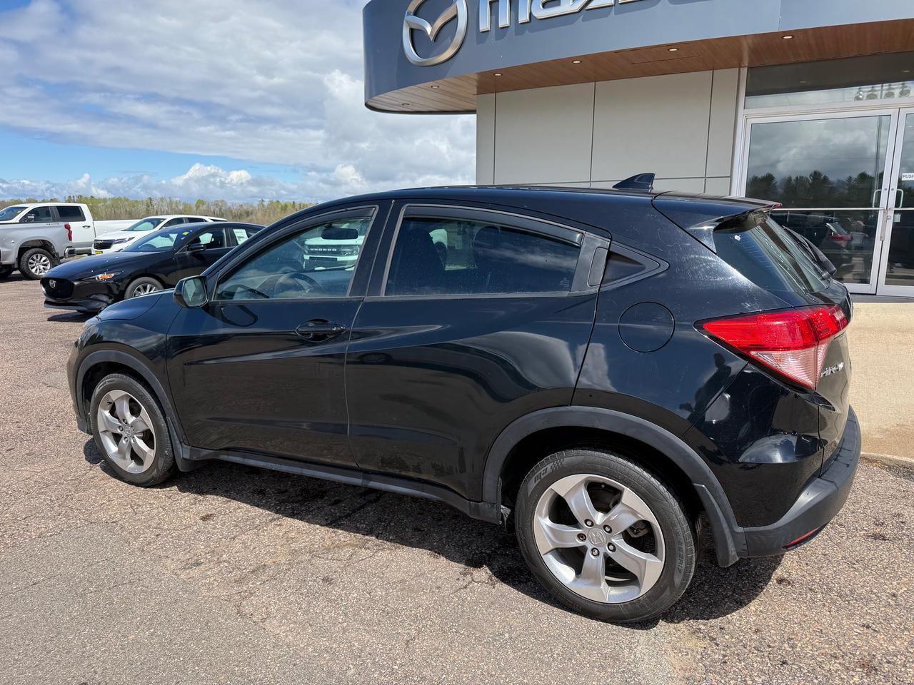 2018 Honda HR-V LX (M6) 4dr Front-Wheel Drive Photo