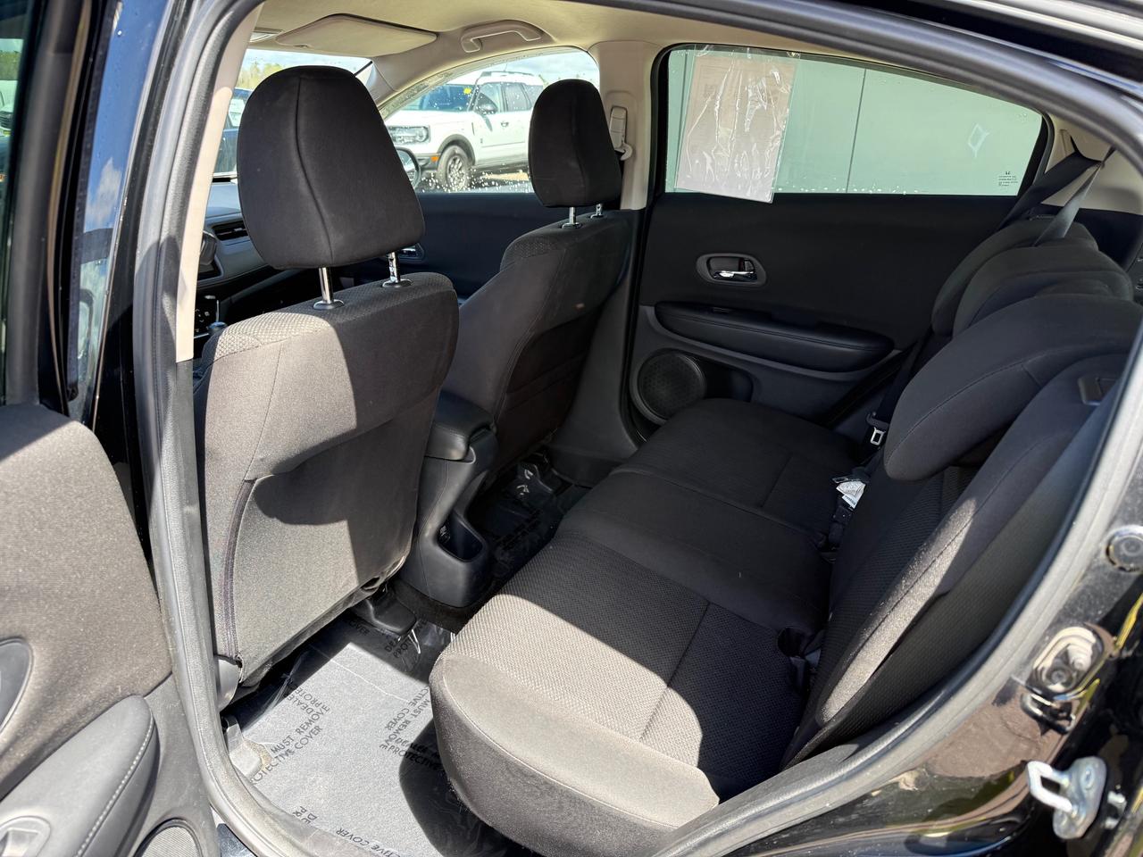 2018 Honda HR-V LX (M6) 4dr Front-Wheel Drive Photo