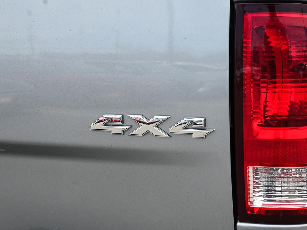 2023 RAM 1500 Classic SLT HEMI Photo