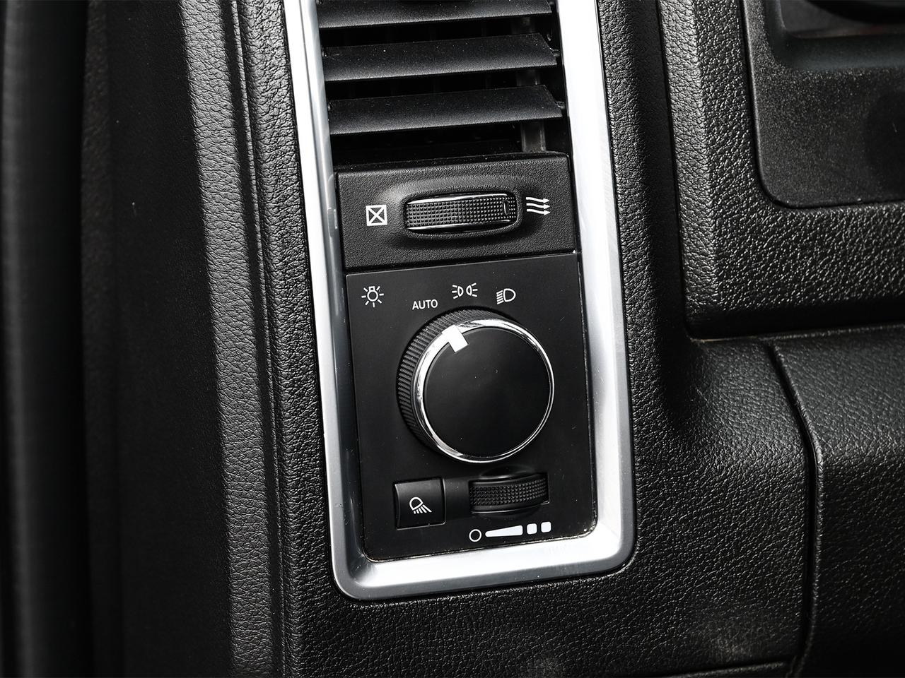 2023 RAM 1500 Classic SLT HEMI Photo