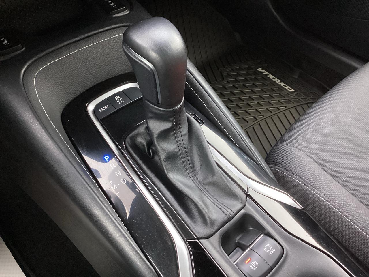 2022 Toyota Corolla Hatchback SE Photo