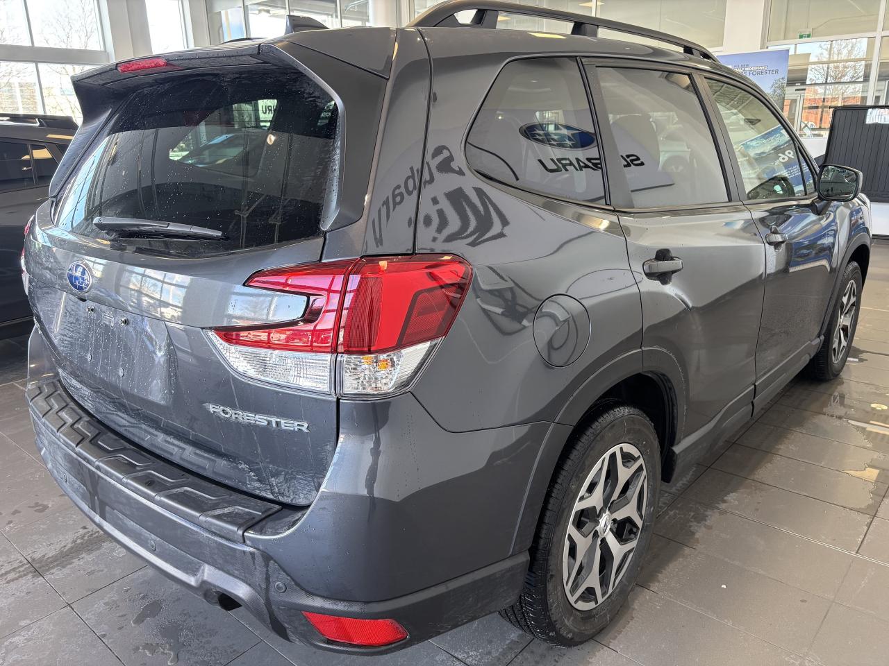 2023 Subaru Forester TOURING   ONE OWNER   LOW KM   HEATED WHEEL&SEATS Photo