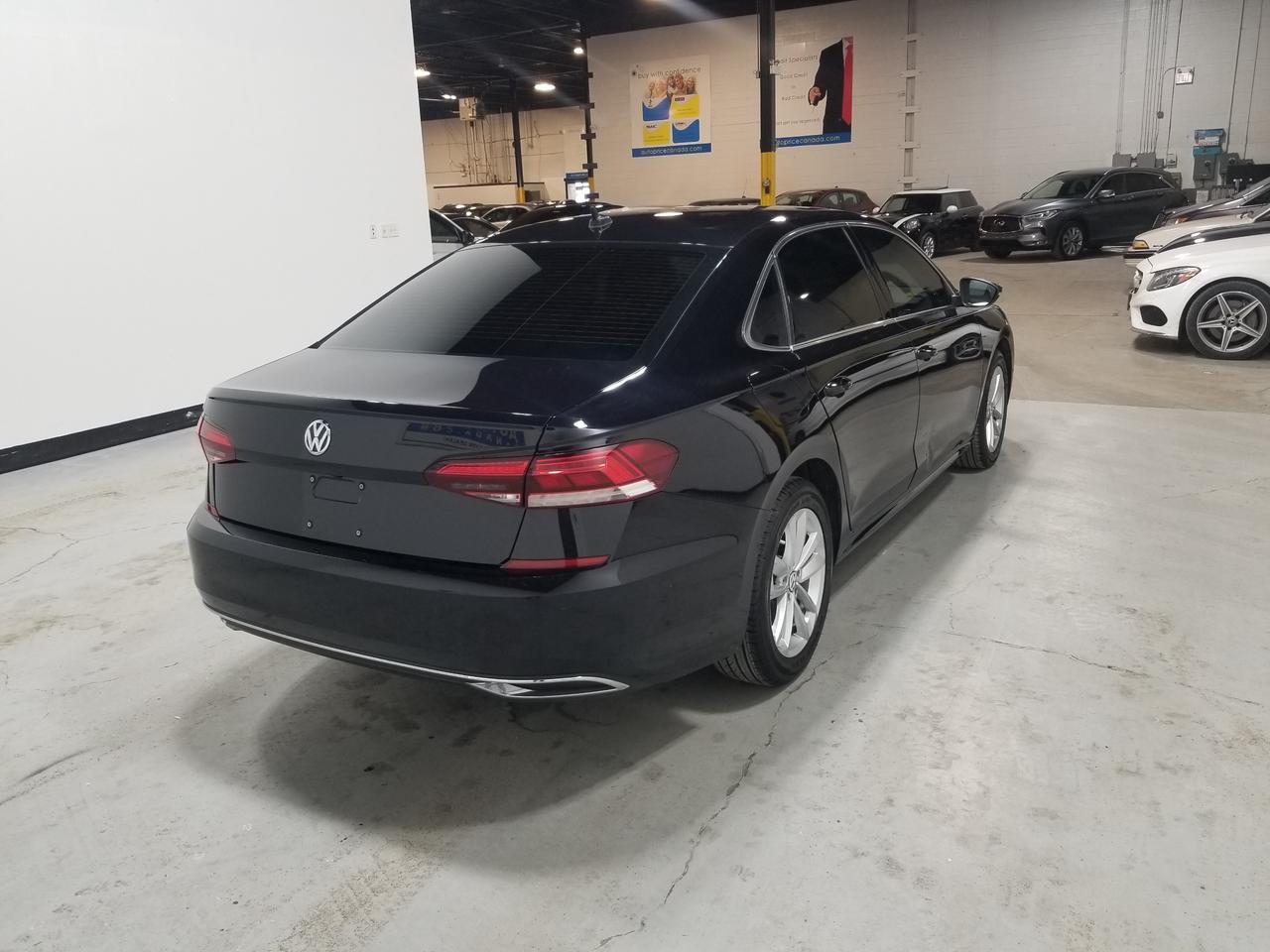 2020 Volkswagen Passat Highline 4dr Sedan Photo