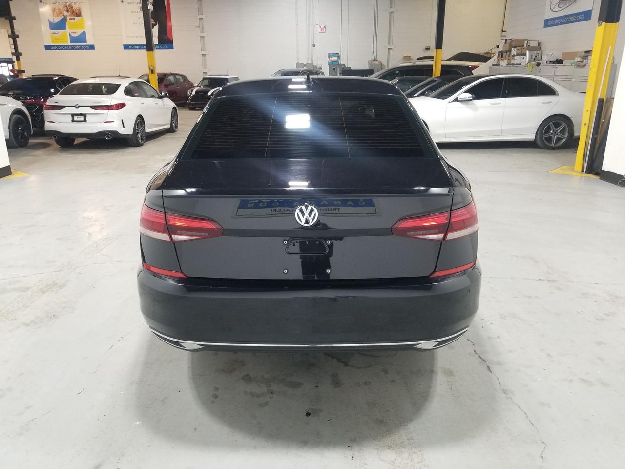 2020 Volkswagen Passat Highline 4dr Sedan Photo