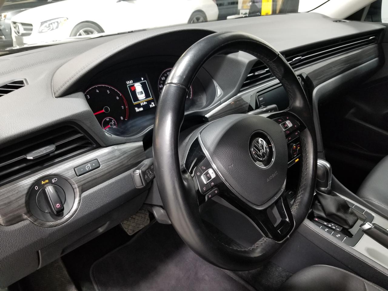 2020 Volkswagen Passat Highline 4dr Sedan Photo