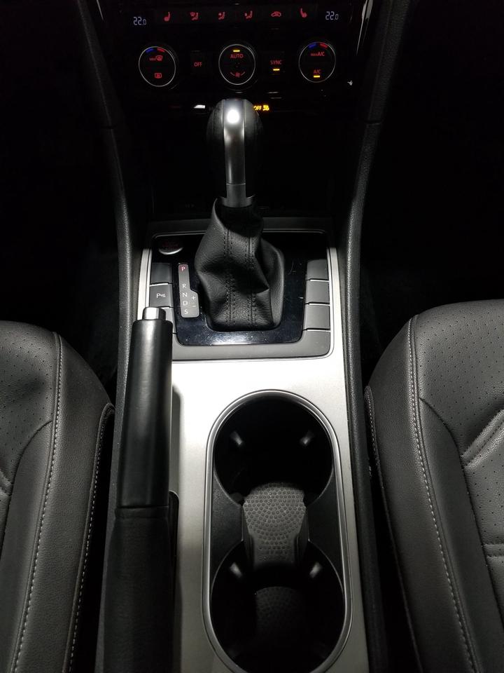 2020 Volkswagen Passat Highline 4dr Sedan Photo