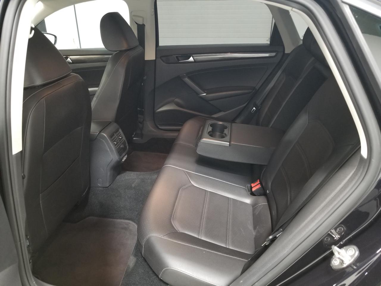 2020 Volkswagen Passat Highline 4dr Sedan Photo