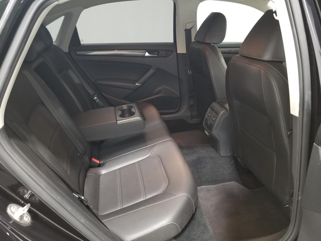 2020 Volkswagen Passat Highline 4dr Sedan Photo