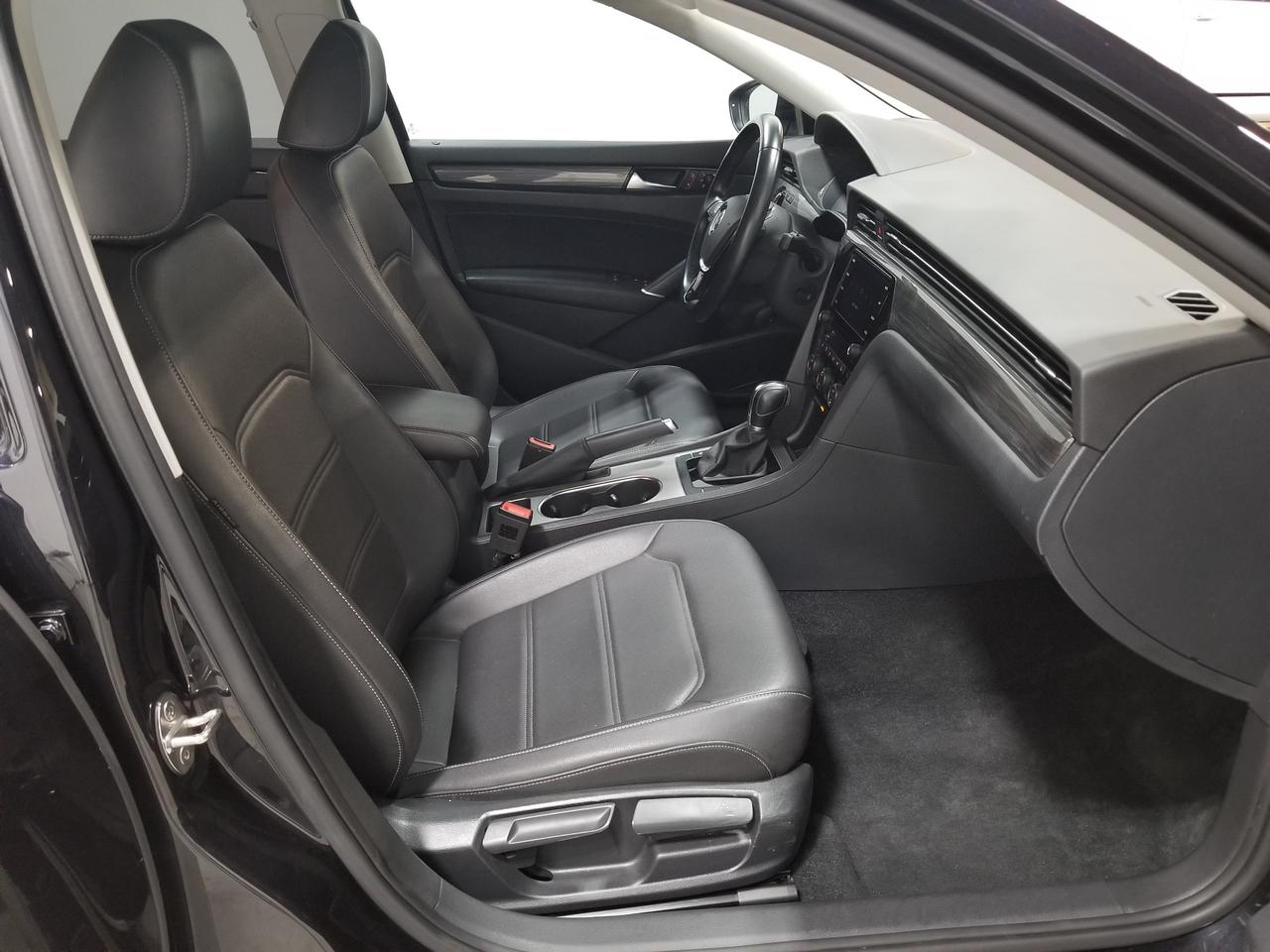2020 Volkswagen Passat Highline 4dr Sedan Photo