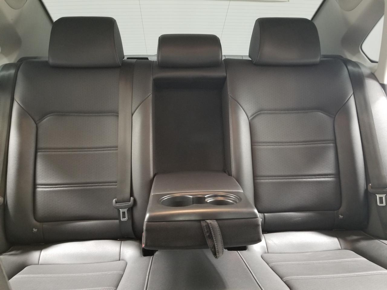 2020 Volkswagen Passat Highline 4dr Sedan Photo