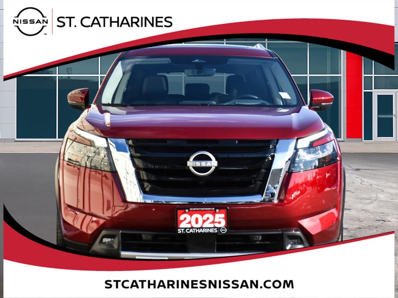 2025 Nissan Pathfinder Platinum Photo4