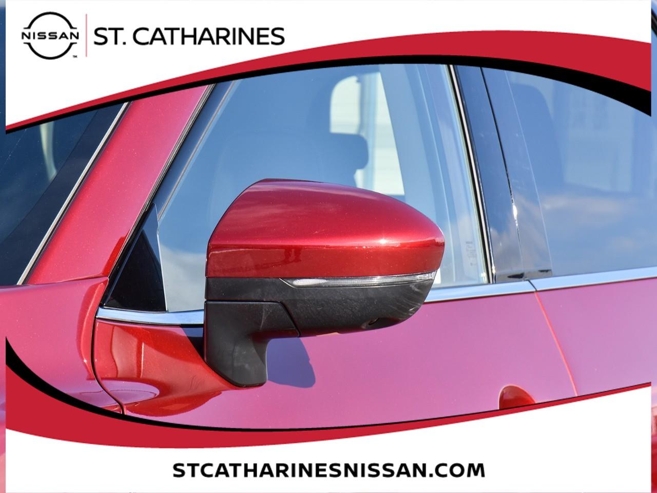 2025 Nissan Pathfinder Platinum Photo