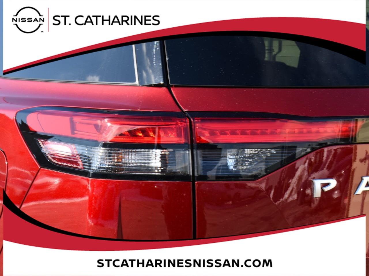 2025 Nissan Pathfinder Platinum Photo