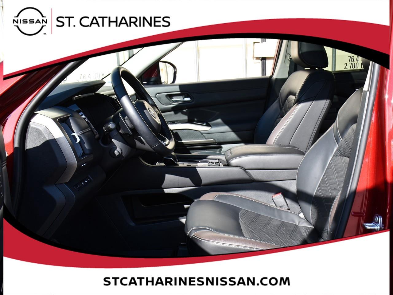 2025 Nissan Pathfinder Platinum Photo