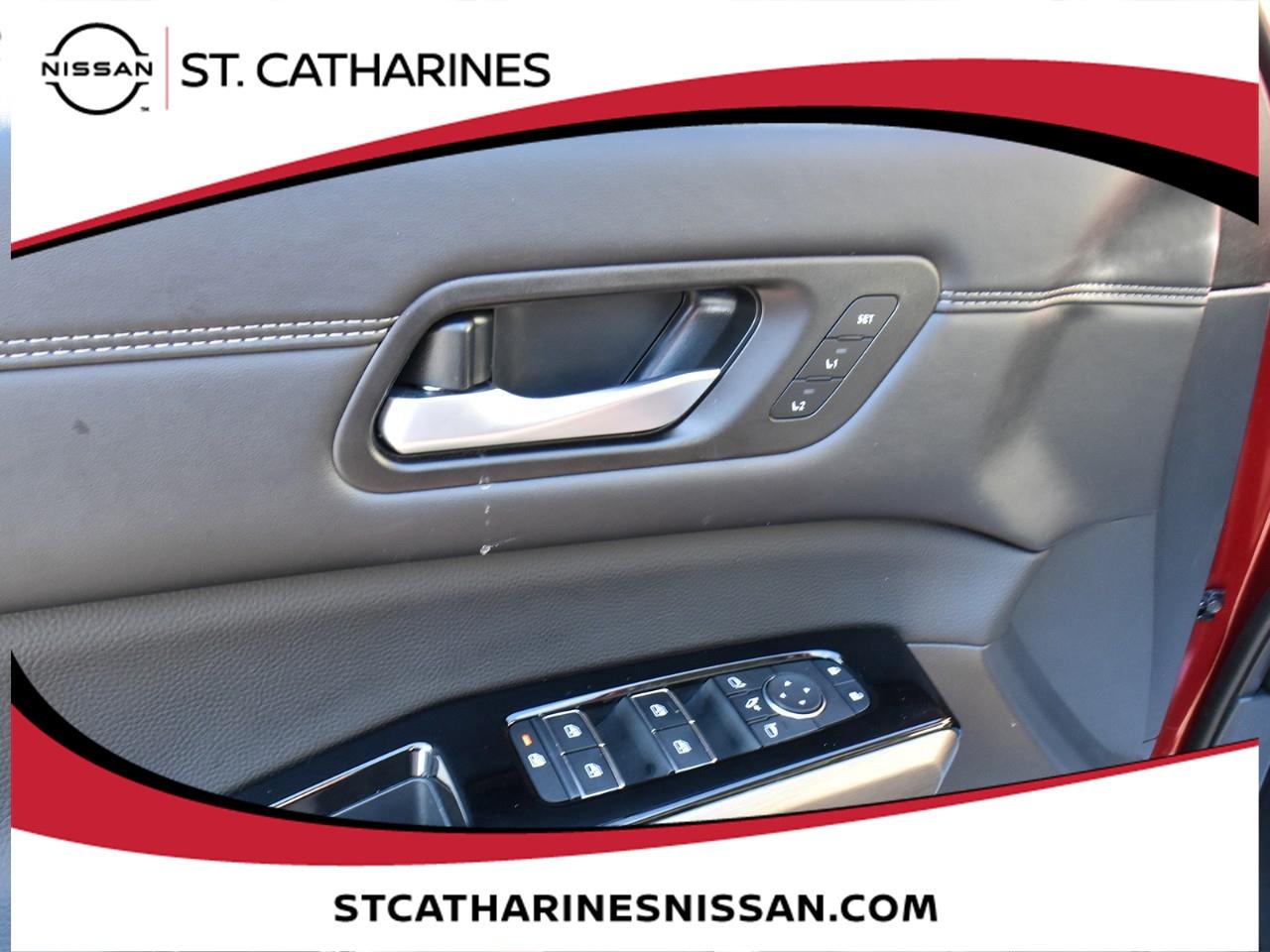 2025 Nissan Pathfinder Platinum Photo