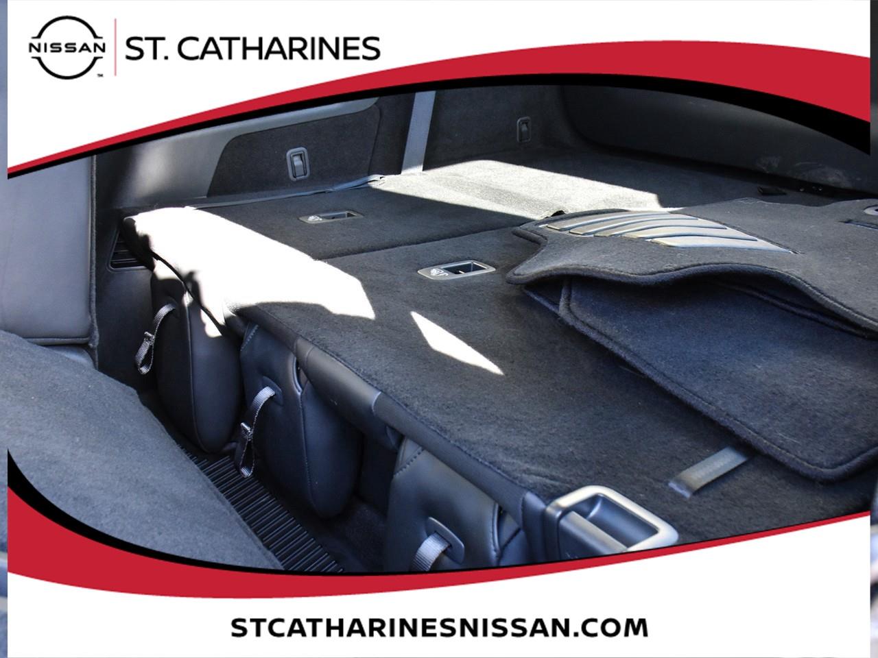 2025 Nissan Pathfinder Platinum Photo