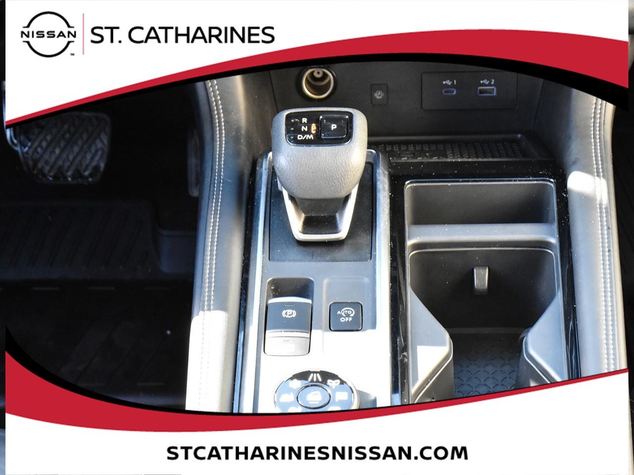 2025 Nissan Pathfinder Platinum Photo