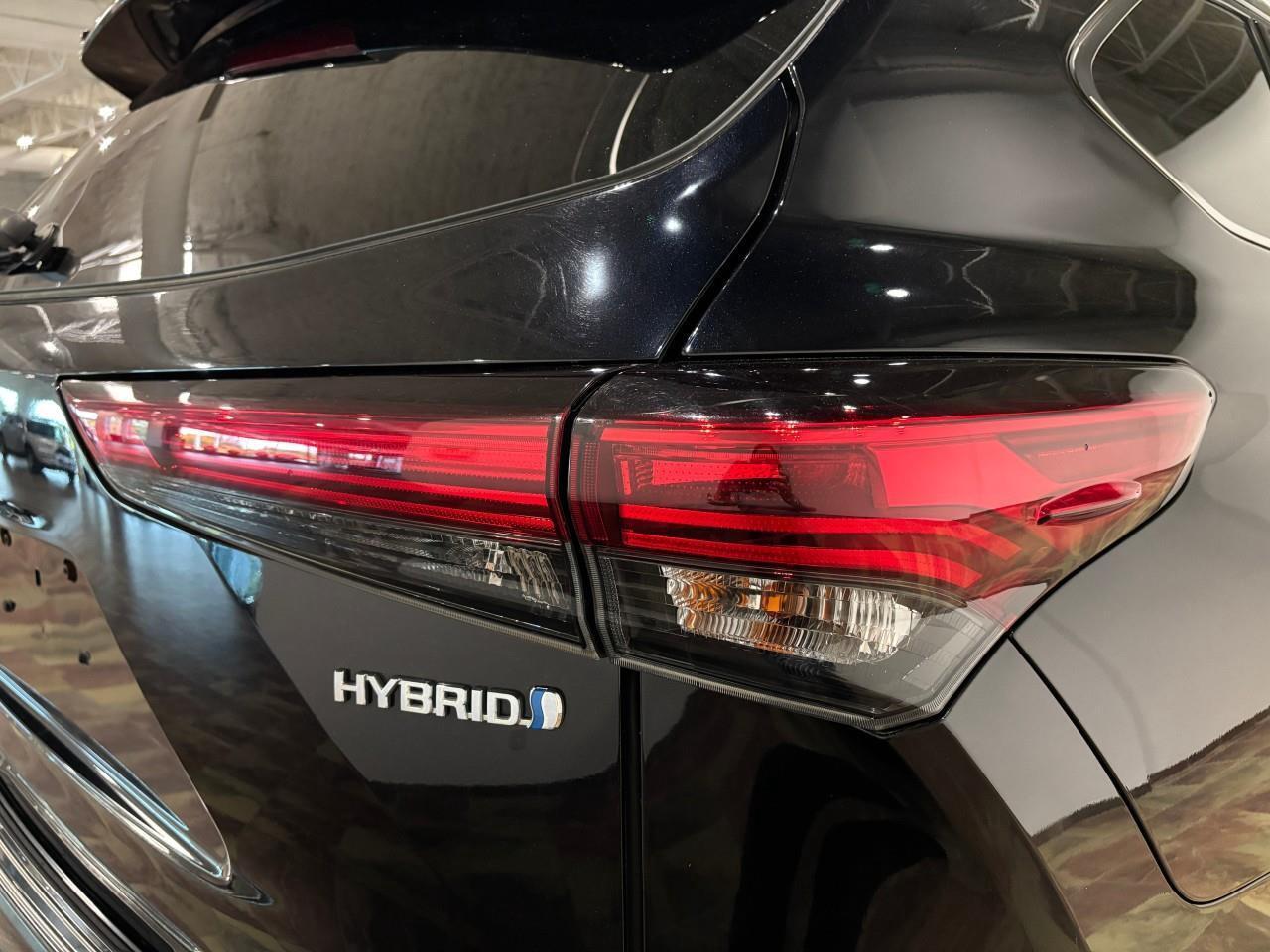 2020 Toyota Highlander Hybrid LE Photo