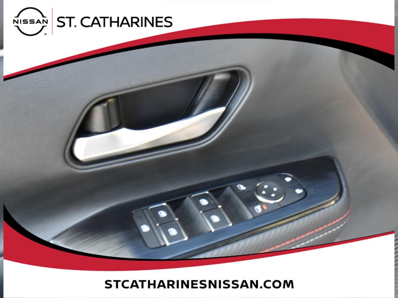 2025 Nissan Kicks SR Photo