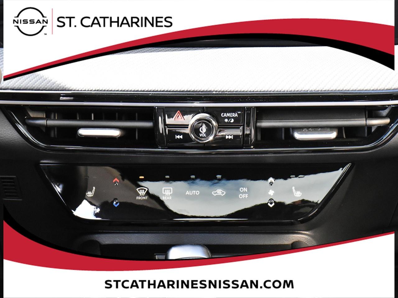 2025 Nissan Kicks SR Photo