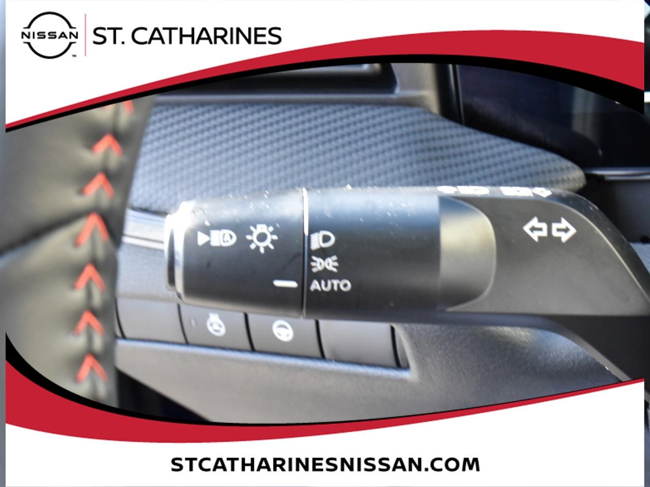 2025 Nissan Kicks SR Photo