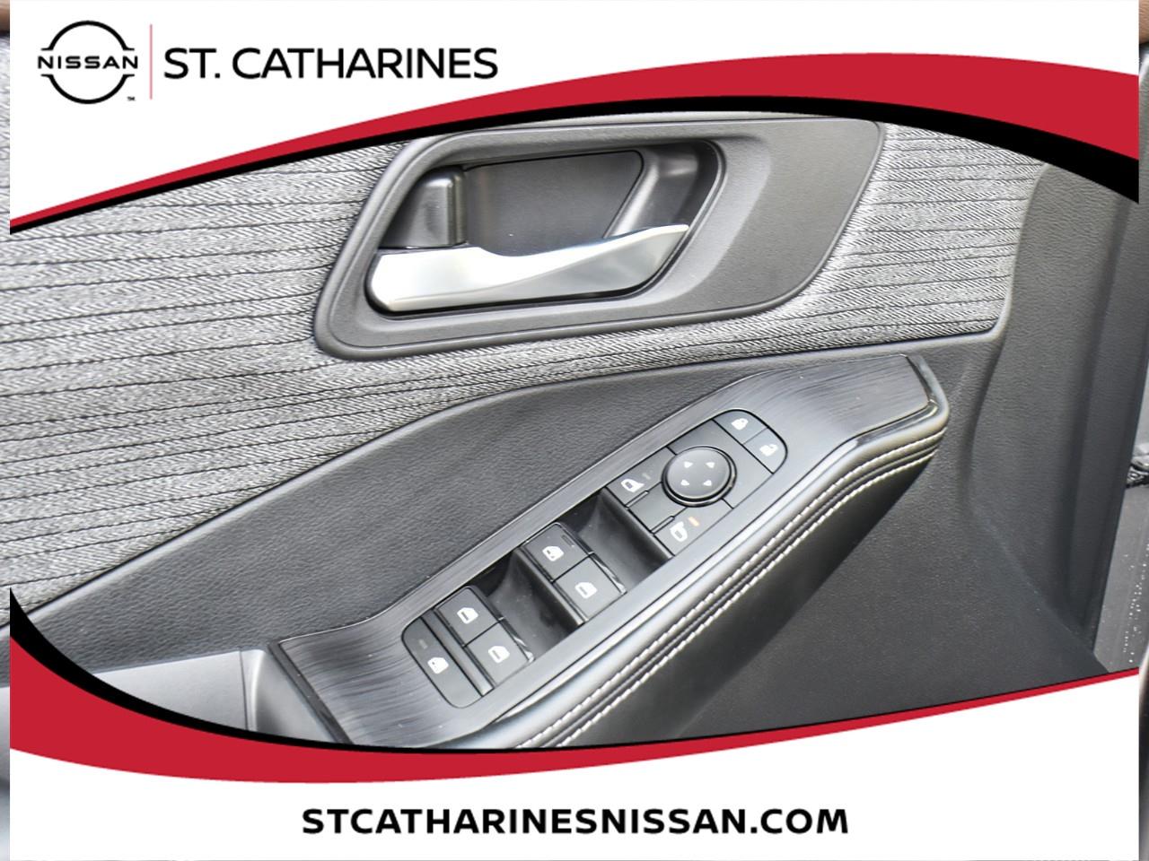 2023 Nissan Rogue SV MOONROOF Photo