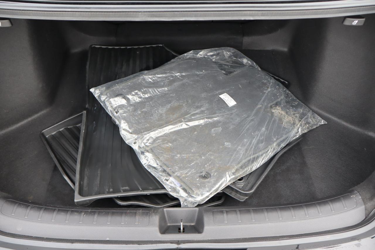 2022 Honda Civic Touring 4dr Sedan Photo