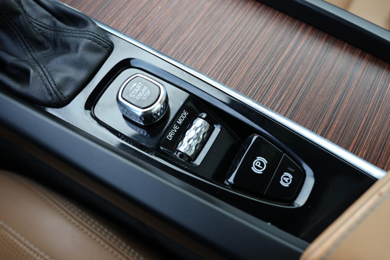 2019 Volvo XC60 T6-AWD-INSCRIPTION/360CAM/B CAM/ADAPT CRUISE/PANOR Photo