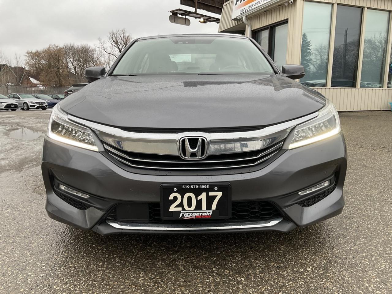 2017 Honda Accord Touring - LTHR! NAV! BACK-UP/BLIND-SPOT CAM! SUNRO Photo