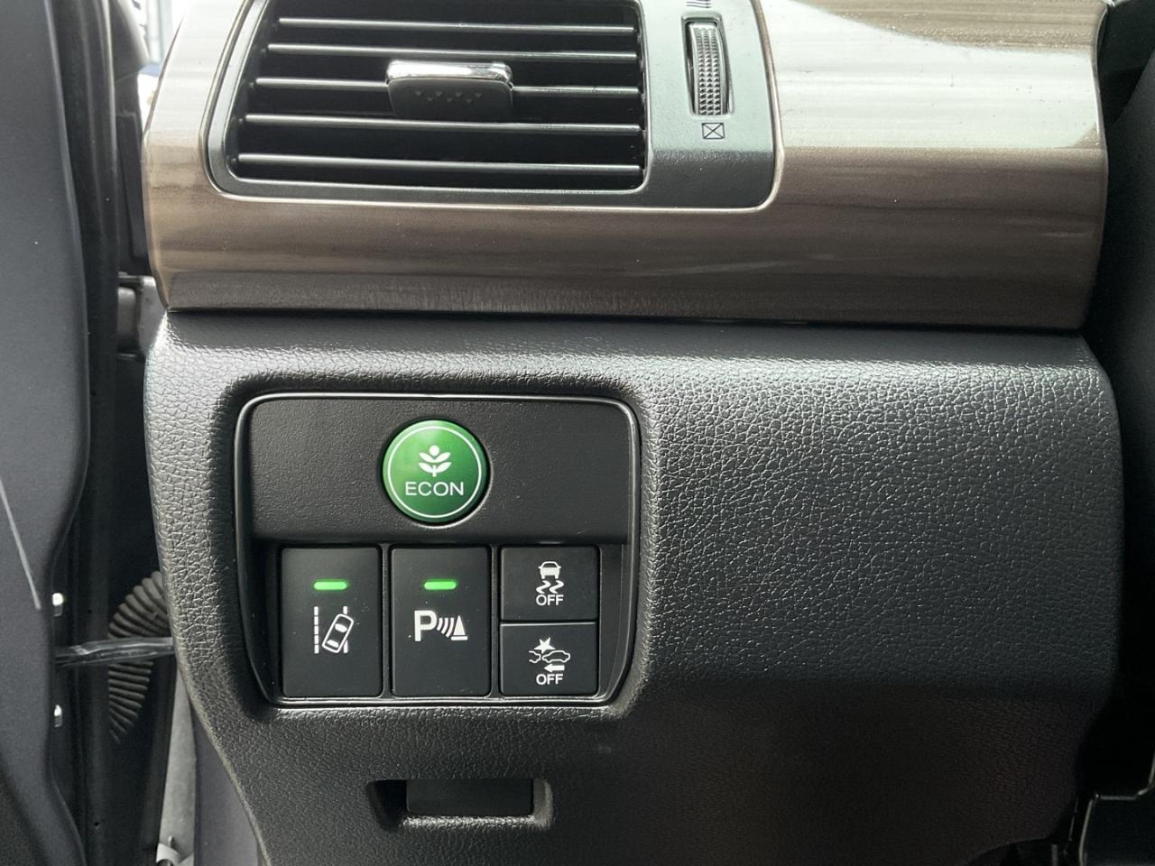 2017 Honda Accord Touring - LTHR! NAV! BACK-UP/BLIND-SPOT CAM! SUNRO Photo