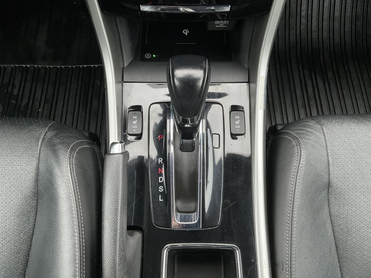 2017 Honda Accord Touring - LTHR! NAV! BACK-UP/BLIND-SPOT CAM! SUNRO Photo