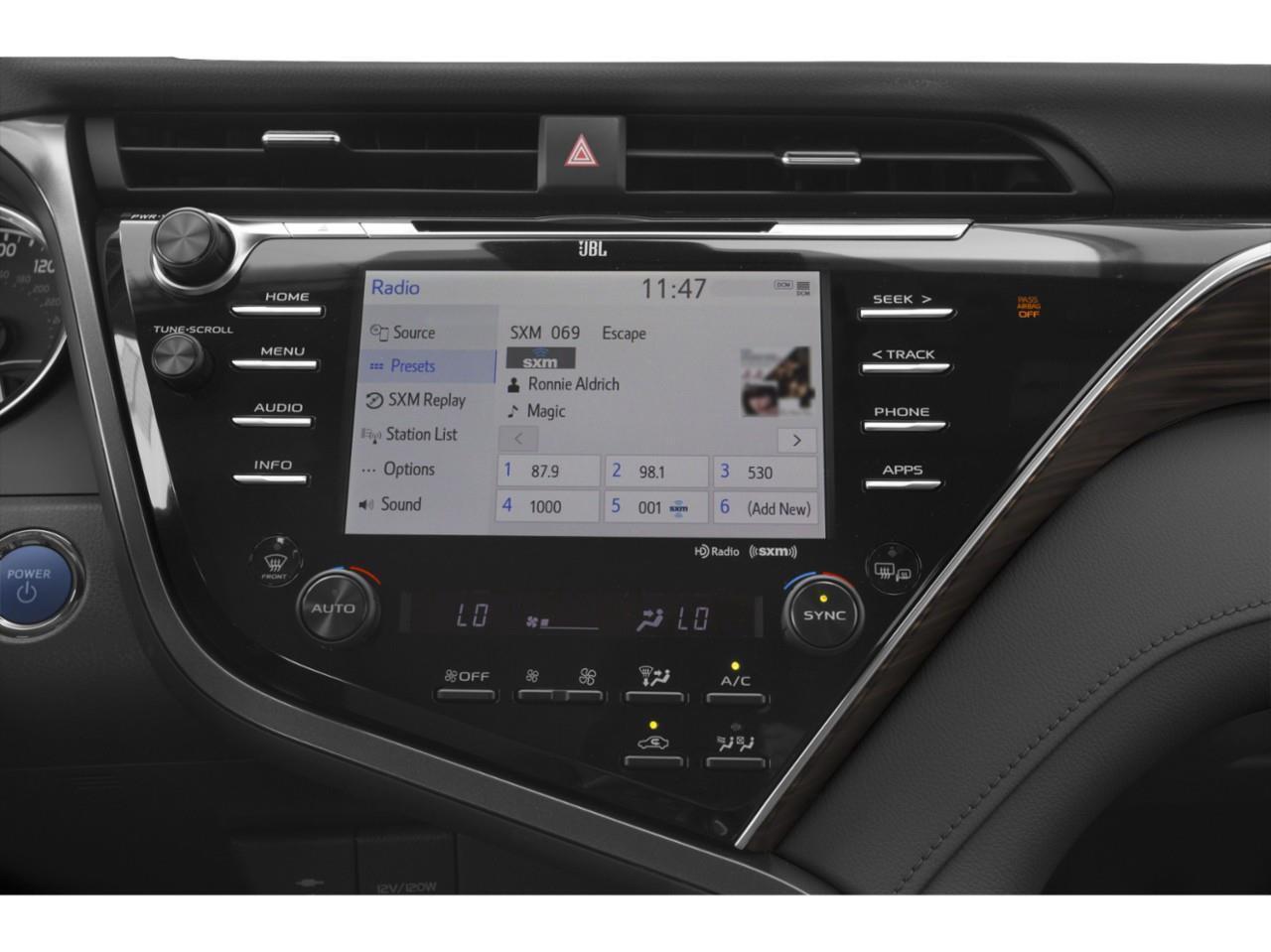 2018 Toyota Camry Hybrid XLE Photo