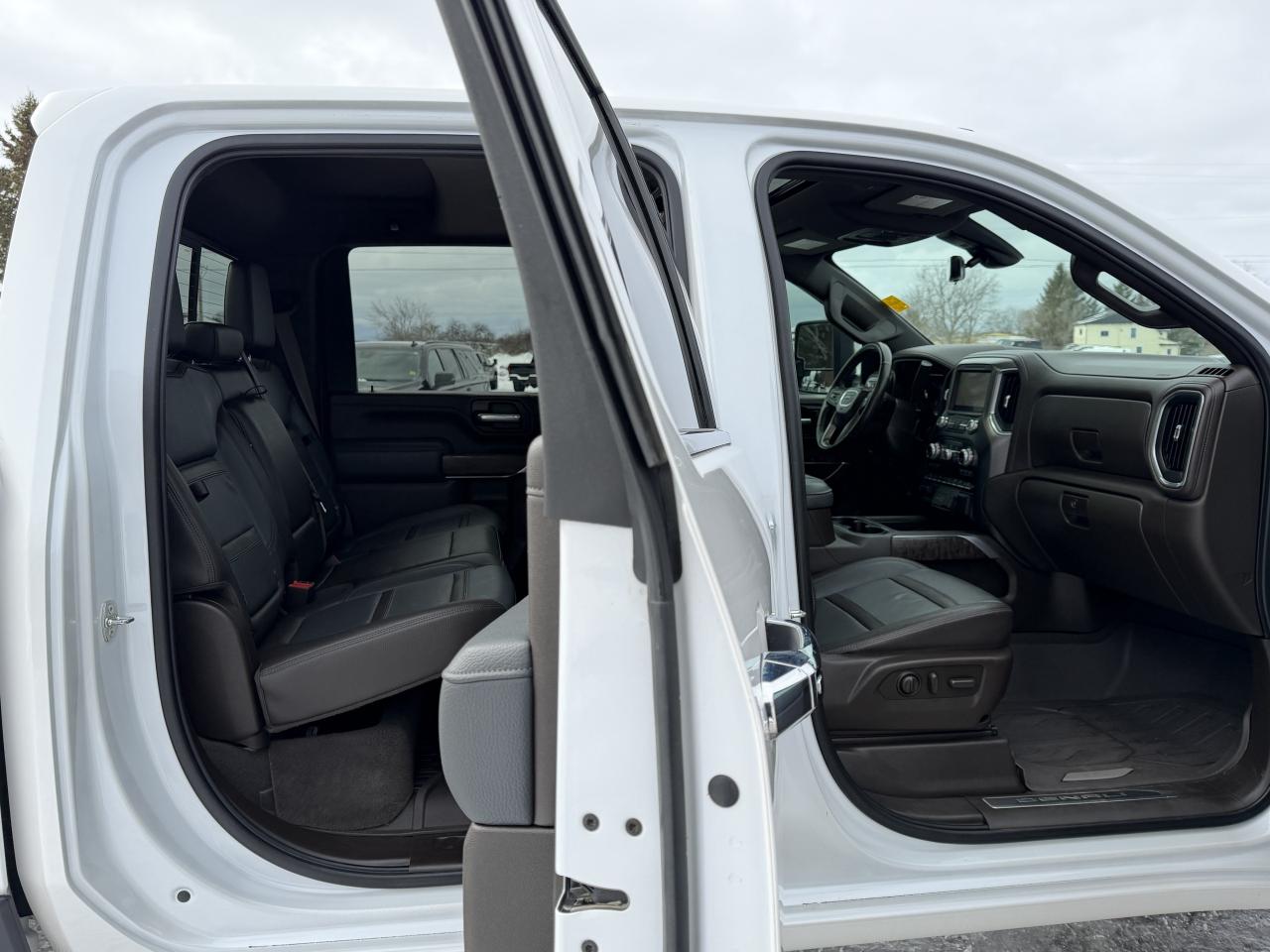 2021 GMC Sierra 3500HD 4WD Crew Cab 159  Denali Photo