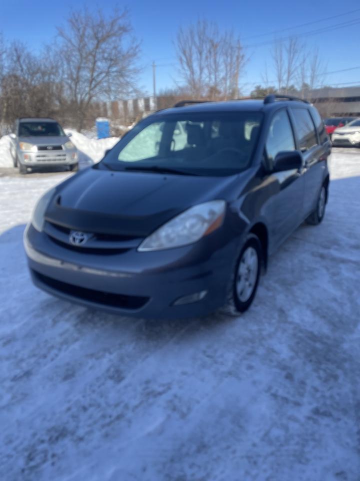 2009 Toyota Sienna 5dr LE ac alloys power seat Photo