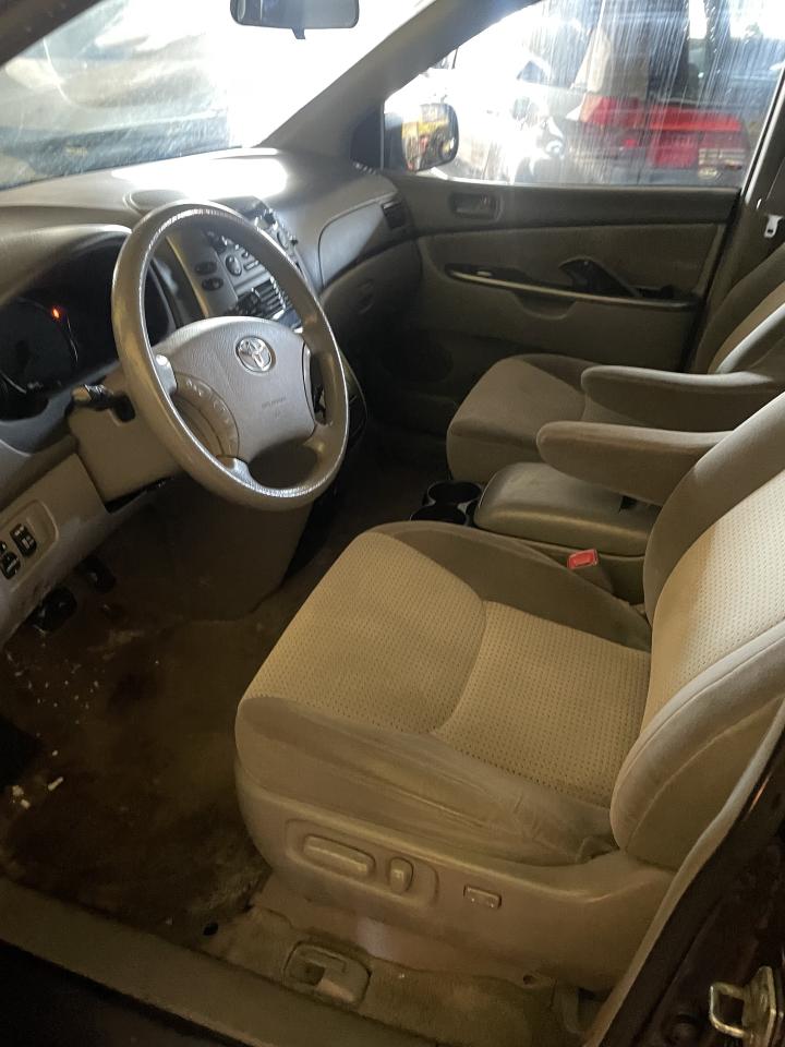 2009 Toyota Sienna 5dr LE ac alloys power seat Photo