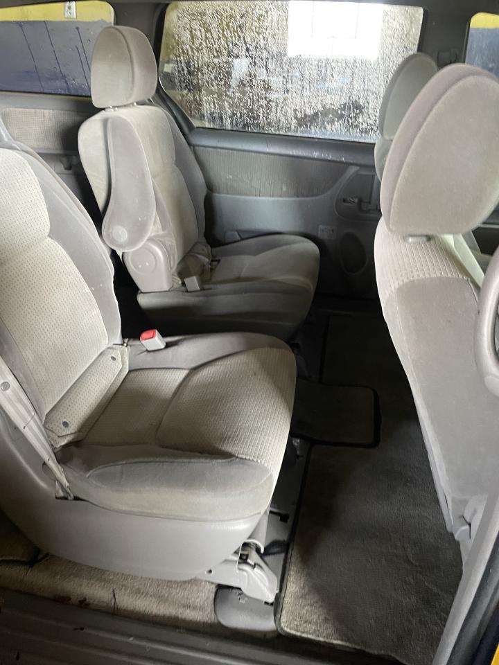 2009 Toyota Sienna 5dr LE ac alloys power seat Photo