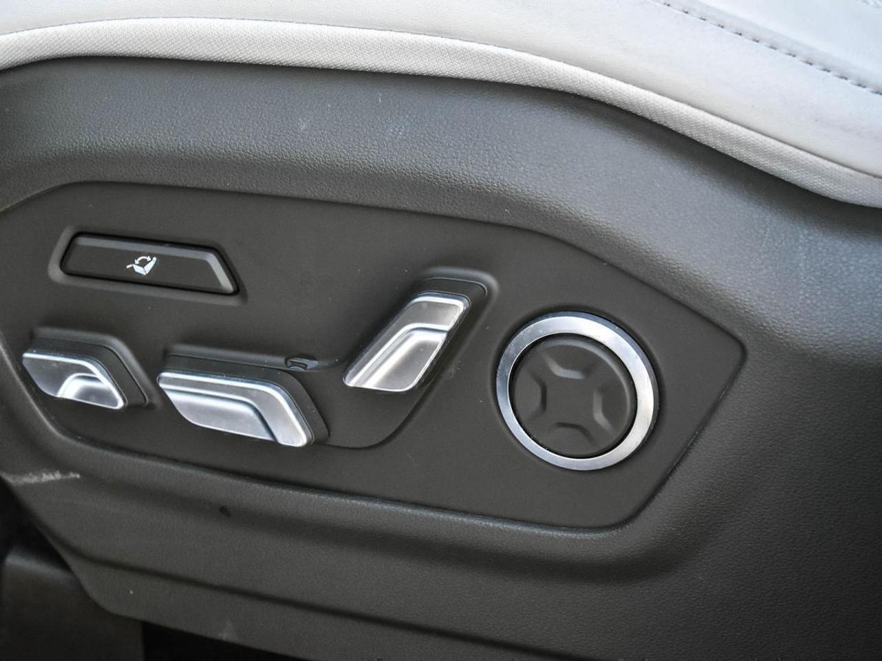 2025 Hyundai Santa Fe Ultimate Calligraphy AWD w/Beige Interior Photo