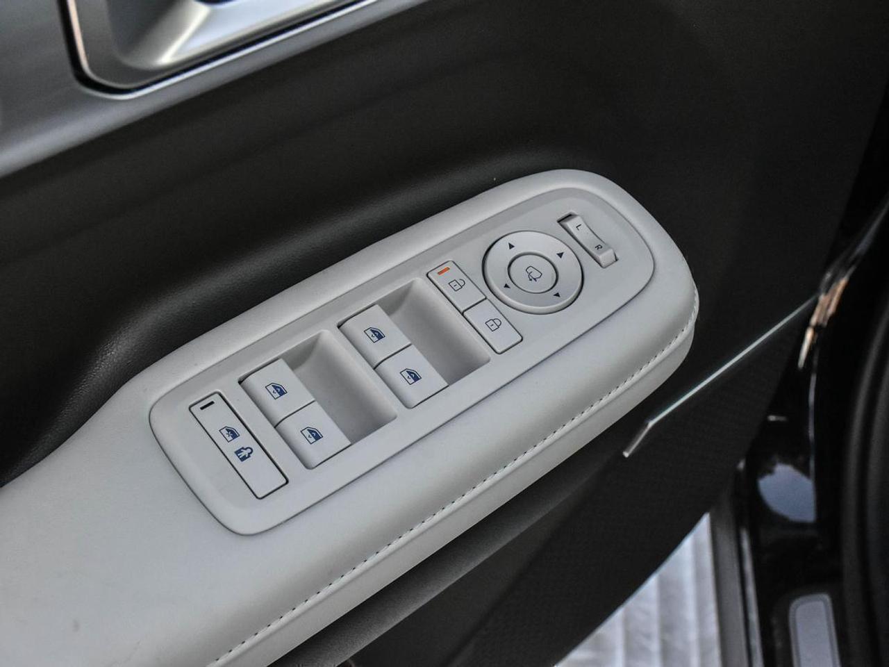 2025 Hyundai Santa Fe Ultimate Calligraphy AWD w/Beige Interior Photo