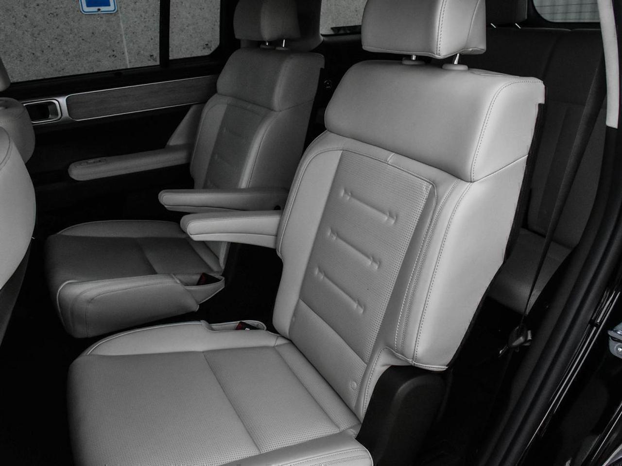 2025 Hyundai Santa Fe Ultimate Calligraphy AWD w/Beige Interior Photo