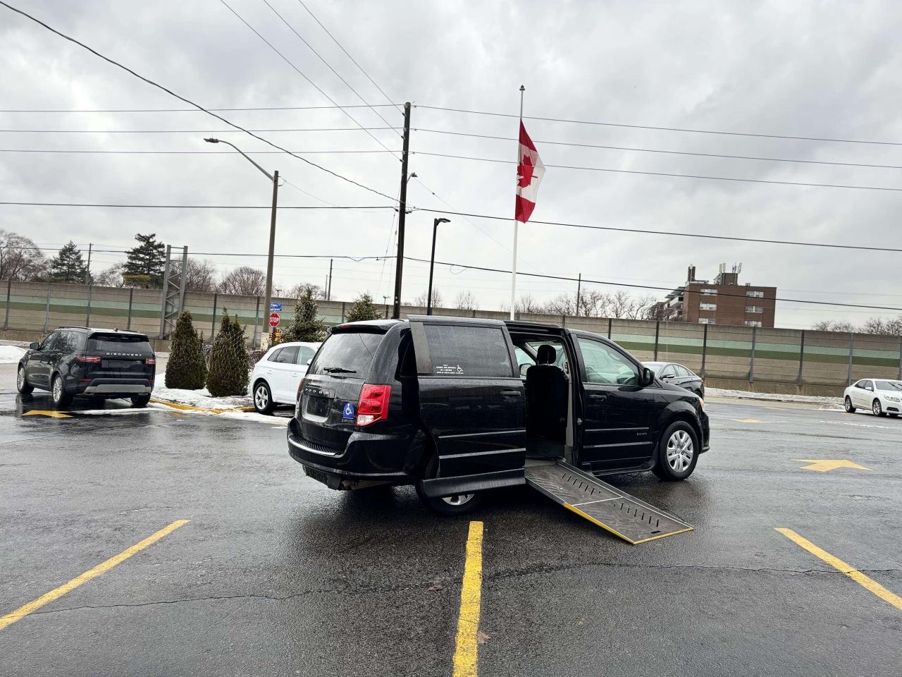 2015 Dodge Grand Caravan CANADA VALUE PACKAGE Photo0