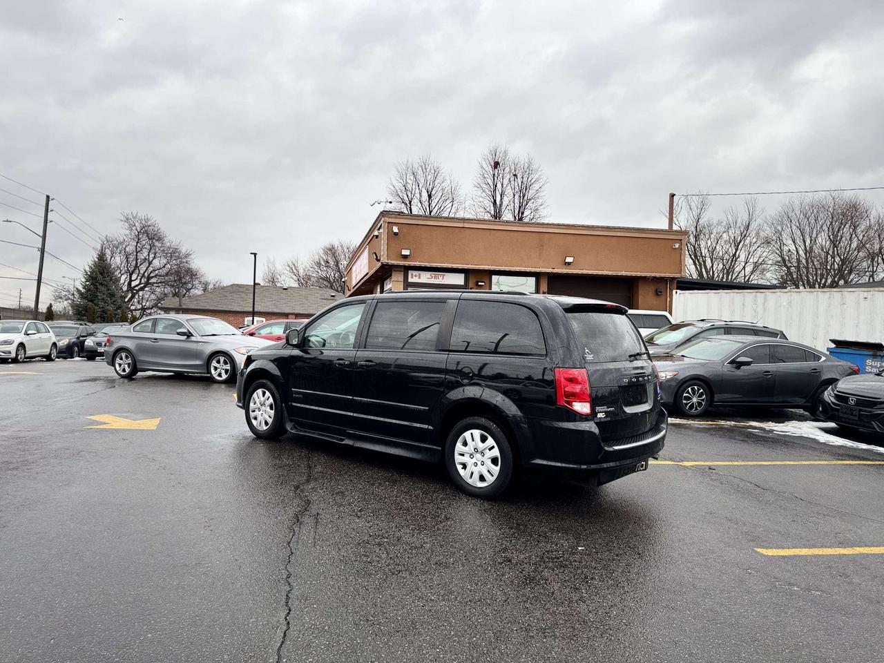 2015 Dodge Grand Caravan Wheelchair Accessible Photo