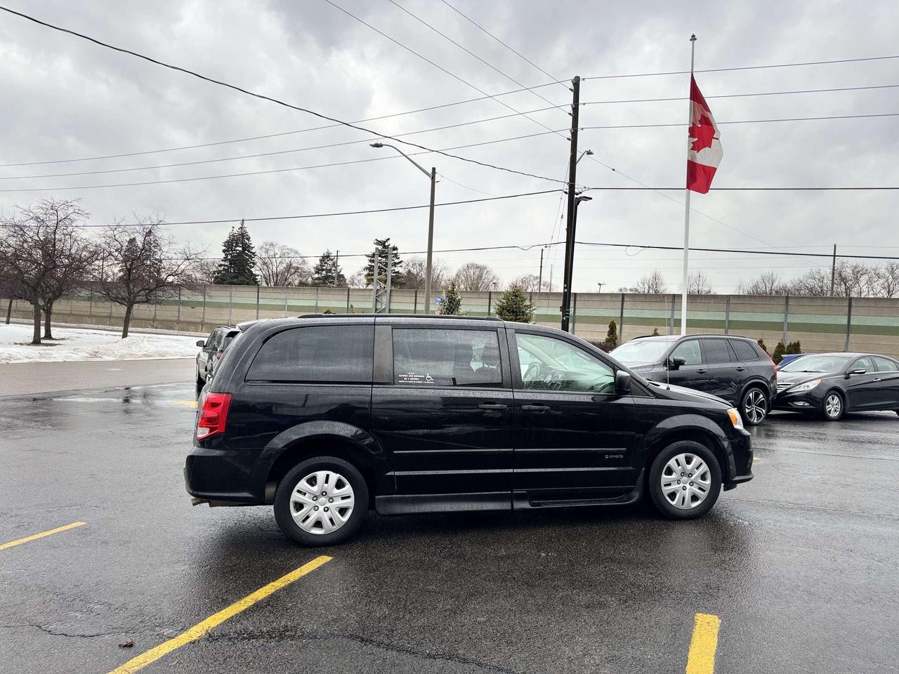 2015 Dodge Grand Caravan Wheelchair Accessible Photo
