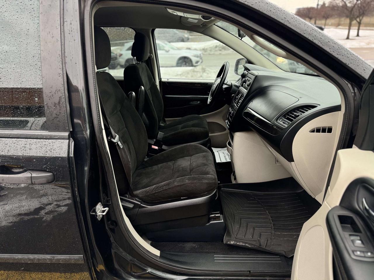 2015 Dodge Grand Caravan Wheelchair Accessible Photo