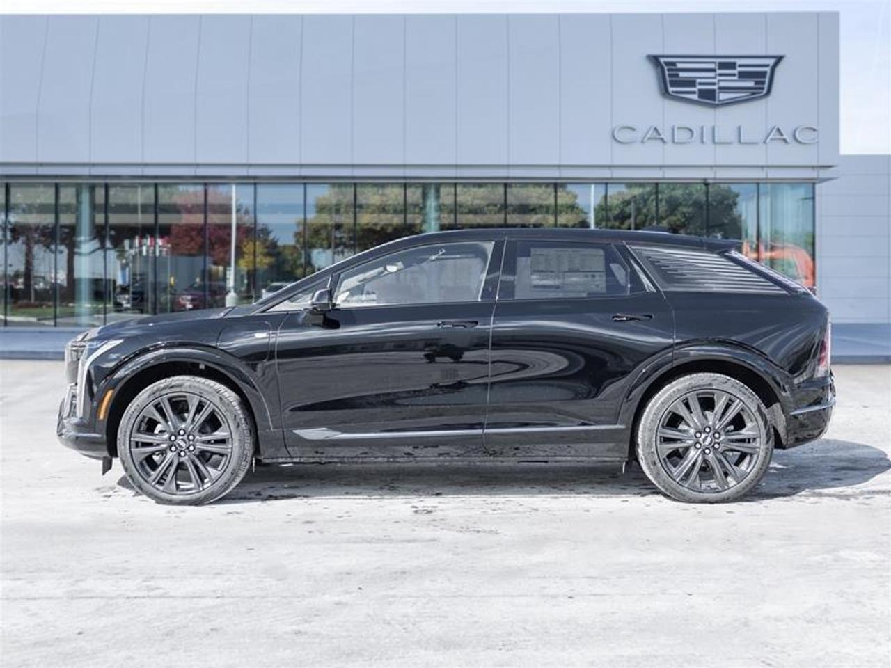 2026 Cadillac OPTIQ Premium Sport 4dr Photo2