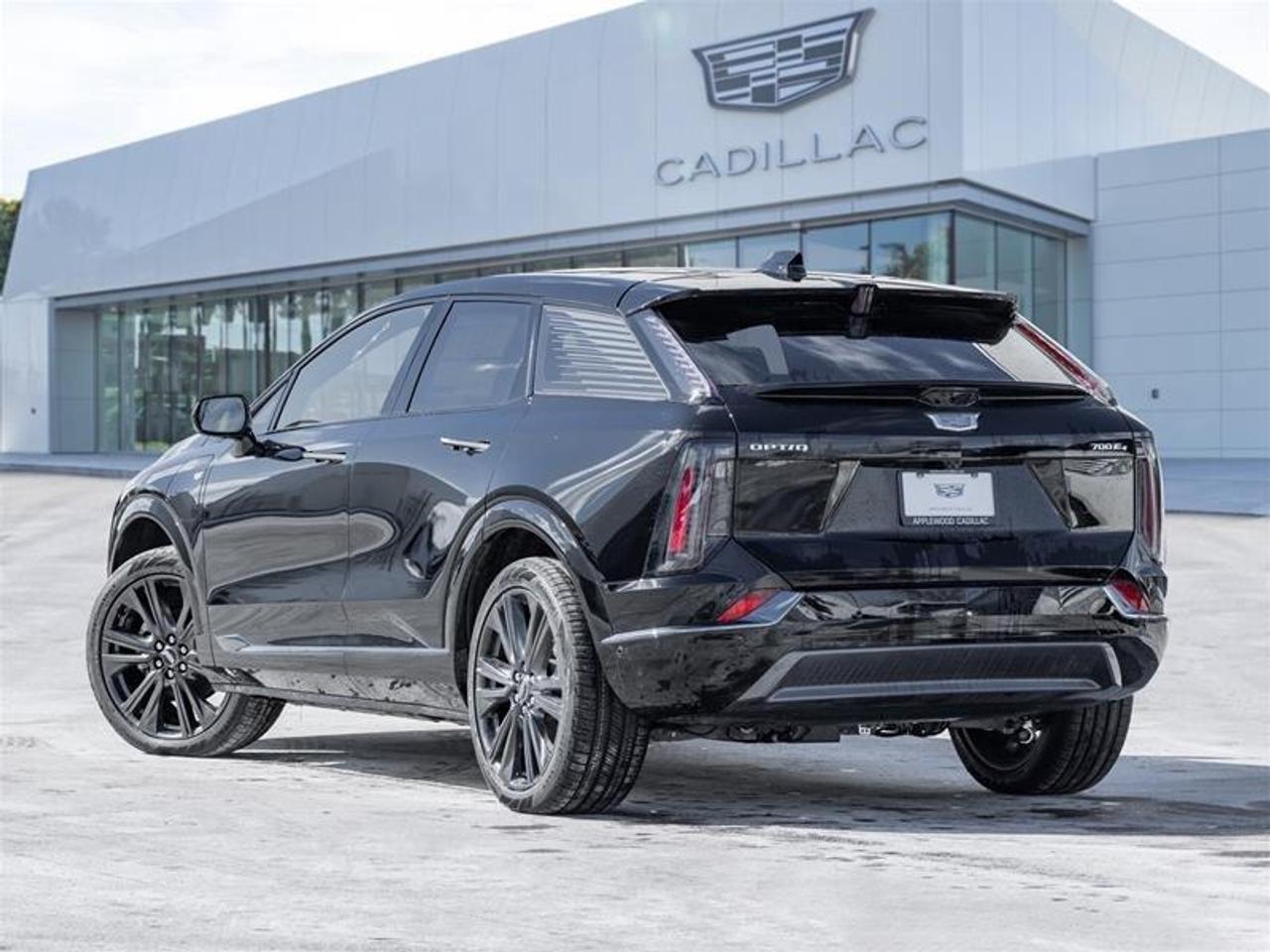 2026 Cadillac OPTIQ Premium Sport 4dr Photo4