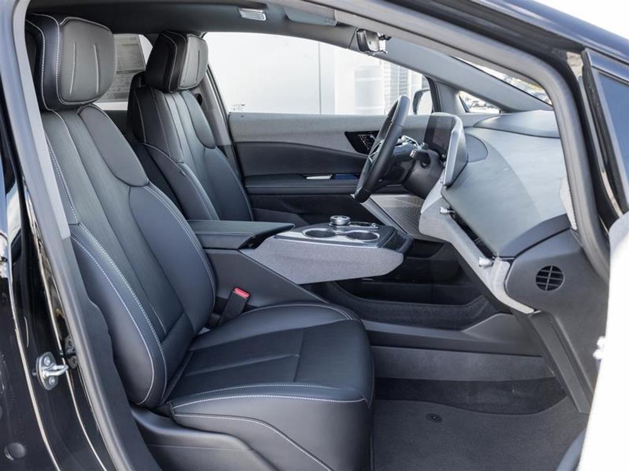 2026 Cadillac OPTIQ Premium Sport 4dr Photo