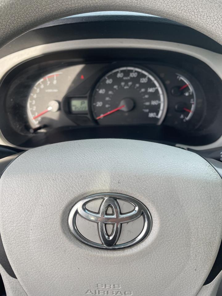 2014 Toyota Sienna LE 8-Passenger backup camera blue tooth low km Photo