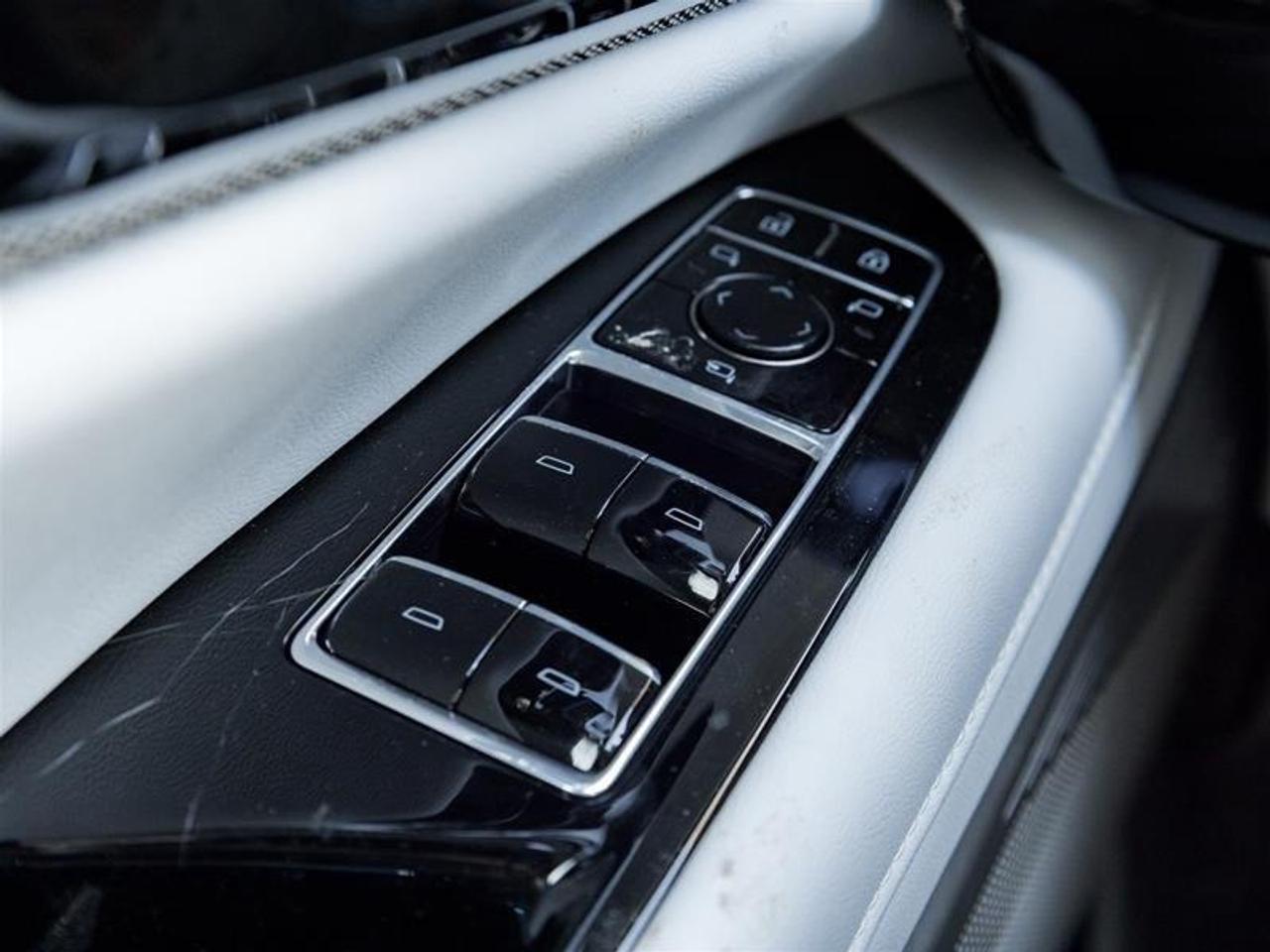 2026 Cadillac OPTIQ Luxury 4dr Photo