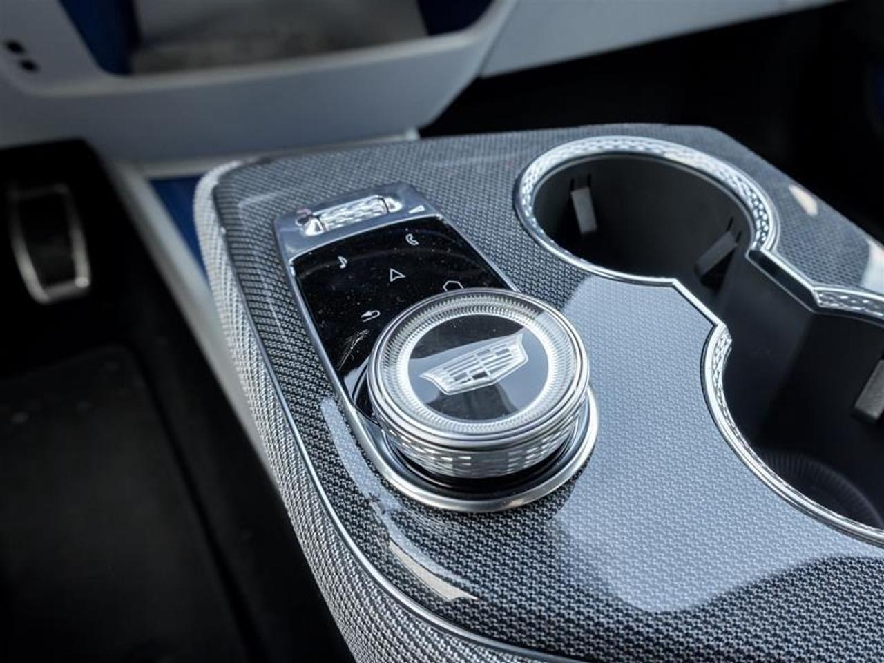 2026 Cadillac OPTIQ Luxury 4dr Photo