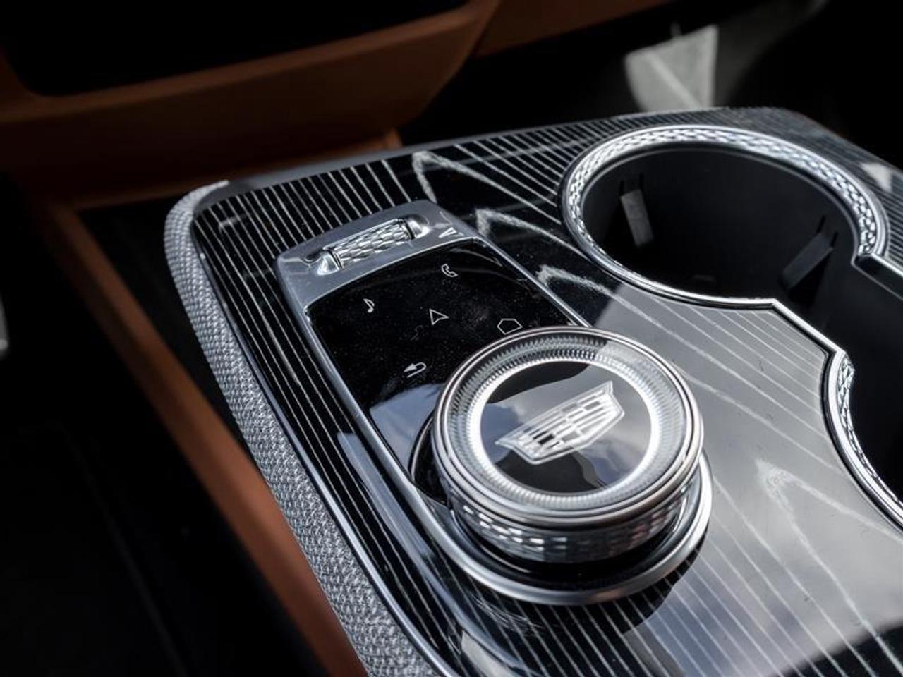 2026 Cadillac OPTIQ Premium Luxury 4dr Photo